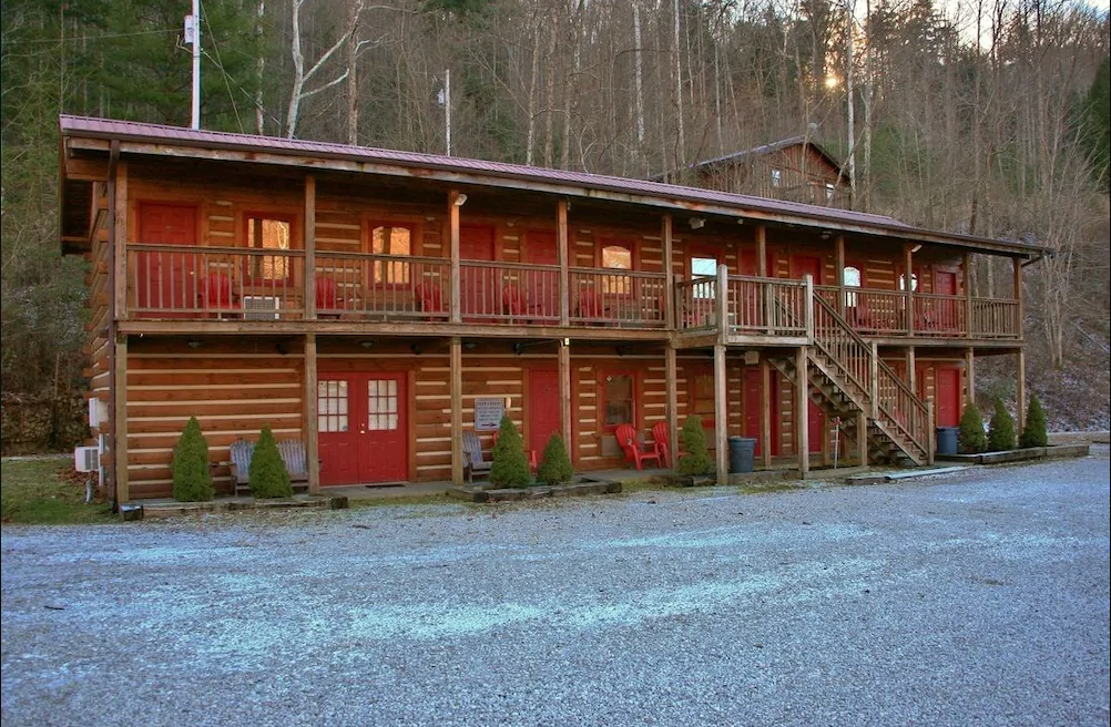 Explore | Black Bear Lodge Motel